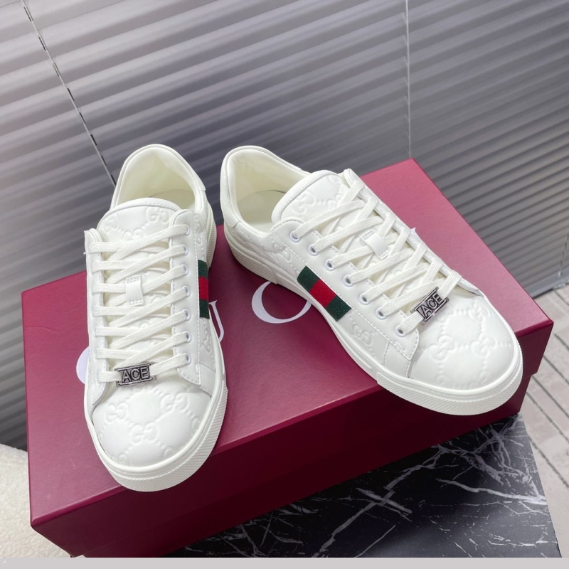 G*u*i casual shoes